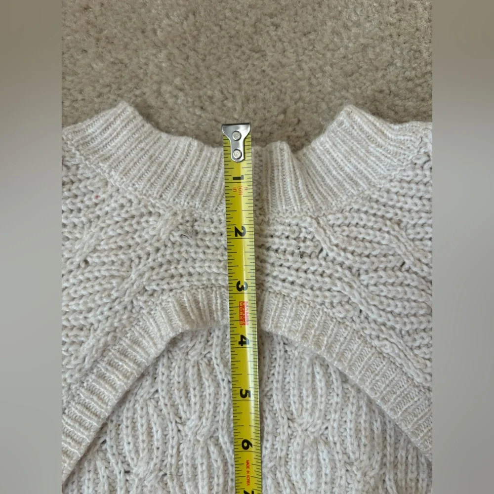 Forever 21 Cropped Oatmeal Sweater Top with Back Cutout Women’s Size Small - Picture 11 of 12